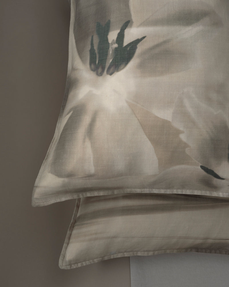 Nap Lily Pillowcases Set